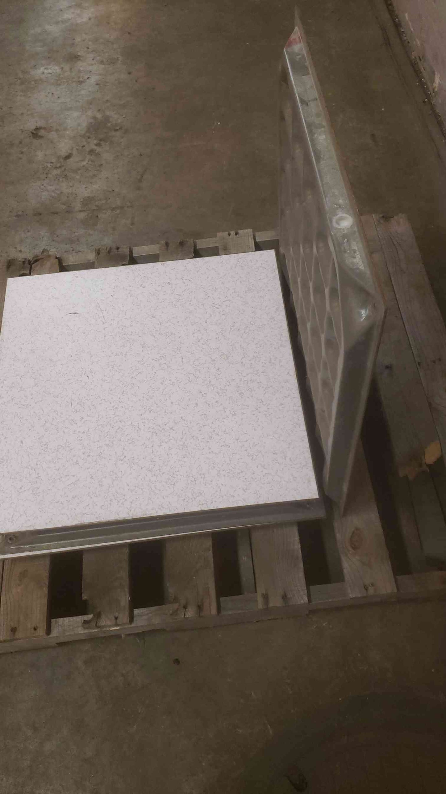 Tate CCN1250 Raised Floor Tile 24"×24" Gray Starlight (SKU: 110378)