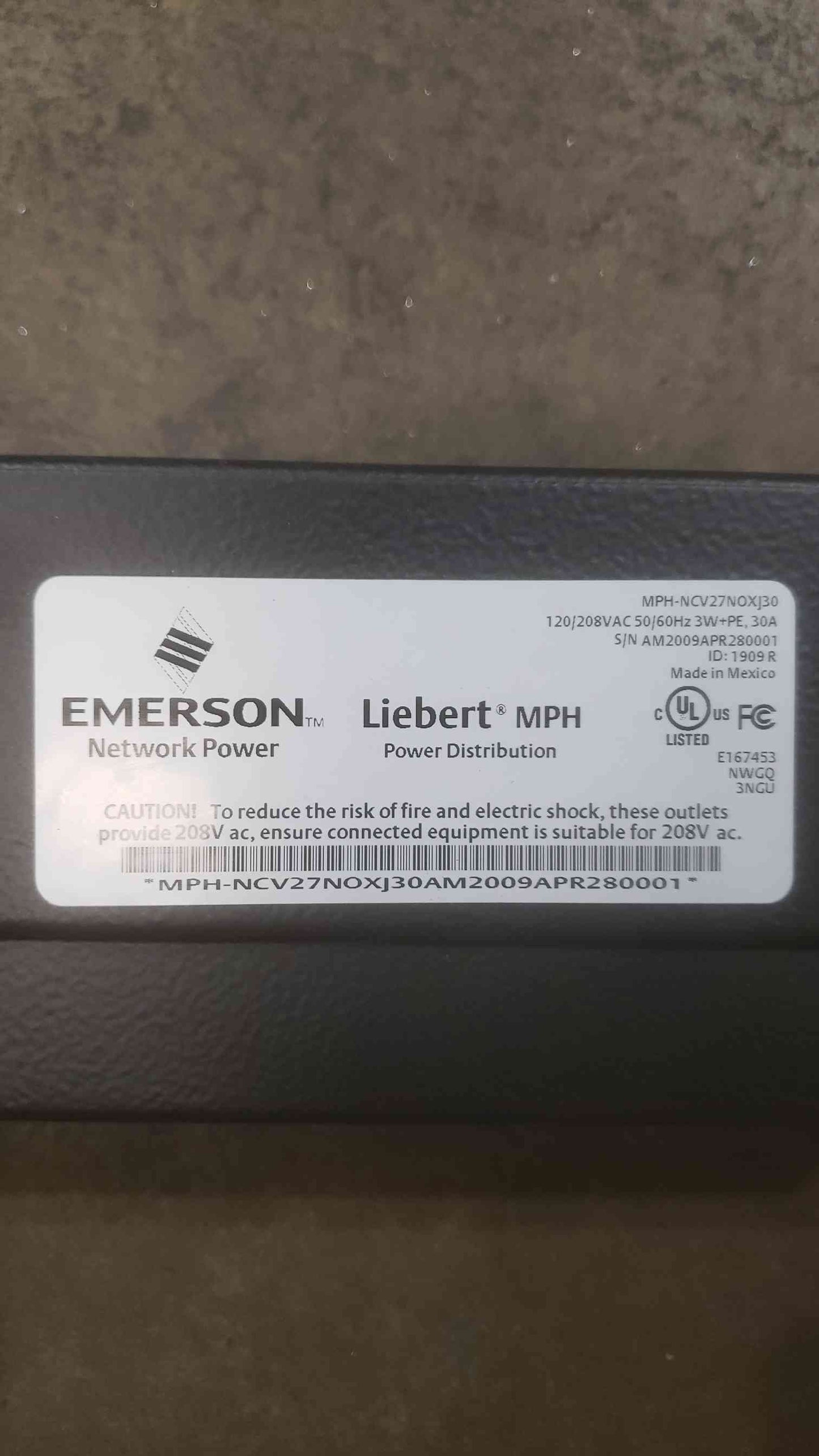 EMERSON 27Port 208VAC 50/60Hz 3W+PE 30A MPH PDU STRIP (SKU: 110567)