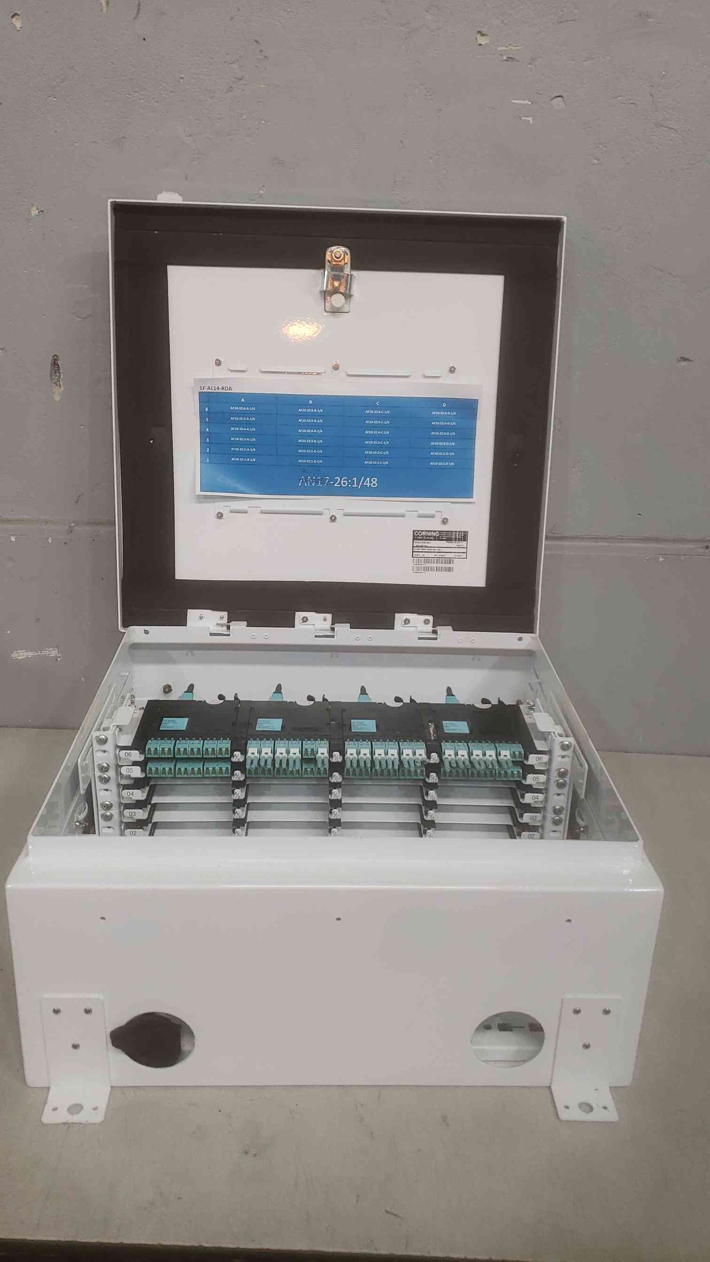 Corning Edge Fiber Zone Box EDGE-FBZ-04U (SKU: 110624)