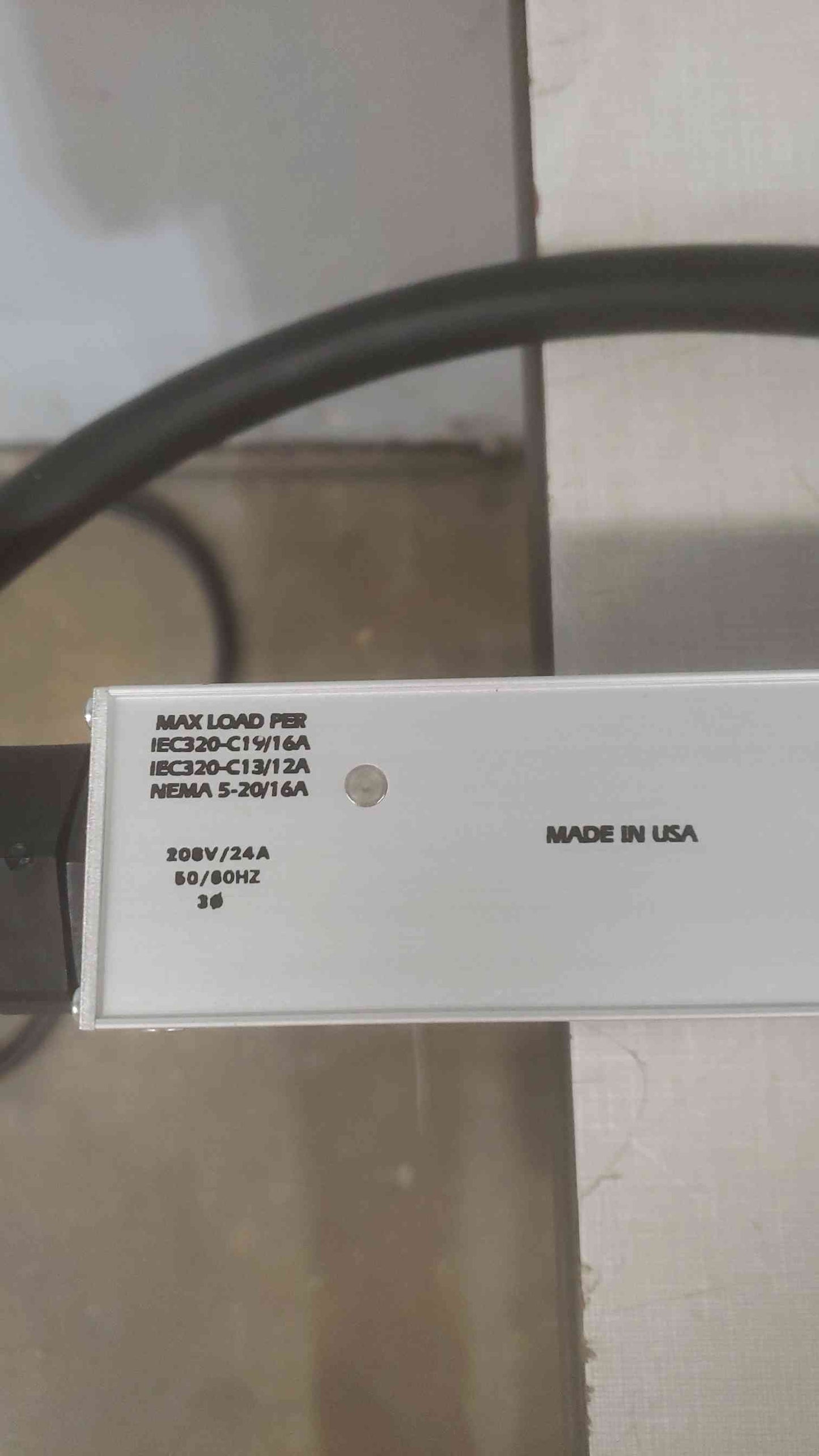 BayTech 208V 24A 3PH 50/60Hz PDU Strip(SKU: 110752)