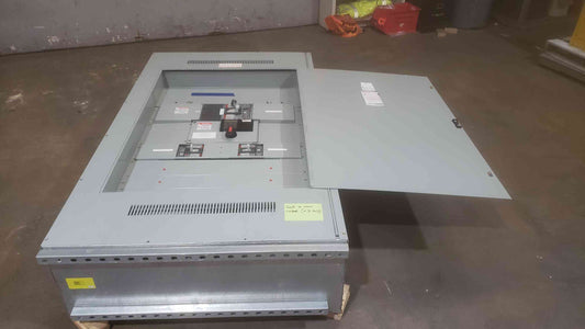 GE 800A Spectra Series 480VAC 3PH 3W Top Feed 3 Breaker Panelboard