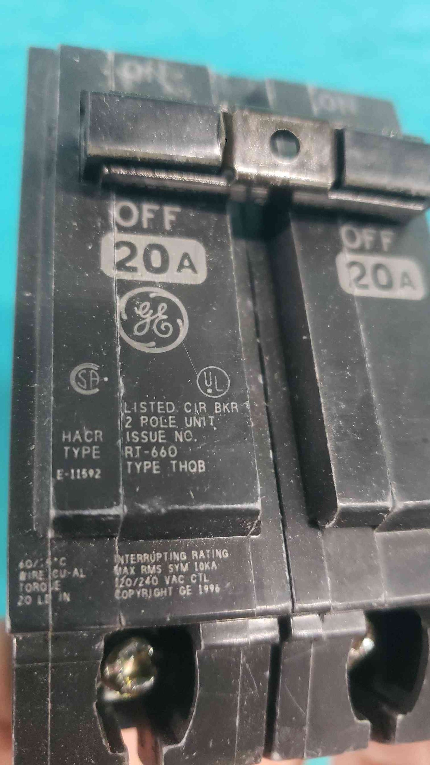 GE 20A 240VAC 2 Pole Circuit Breaker (Sku 113786)