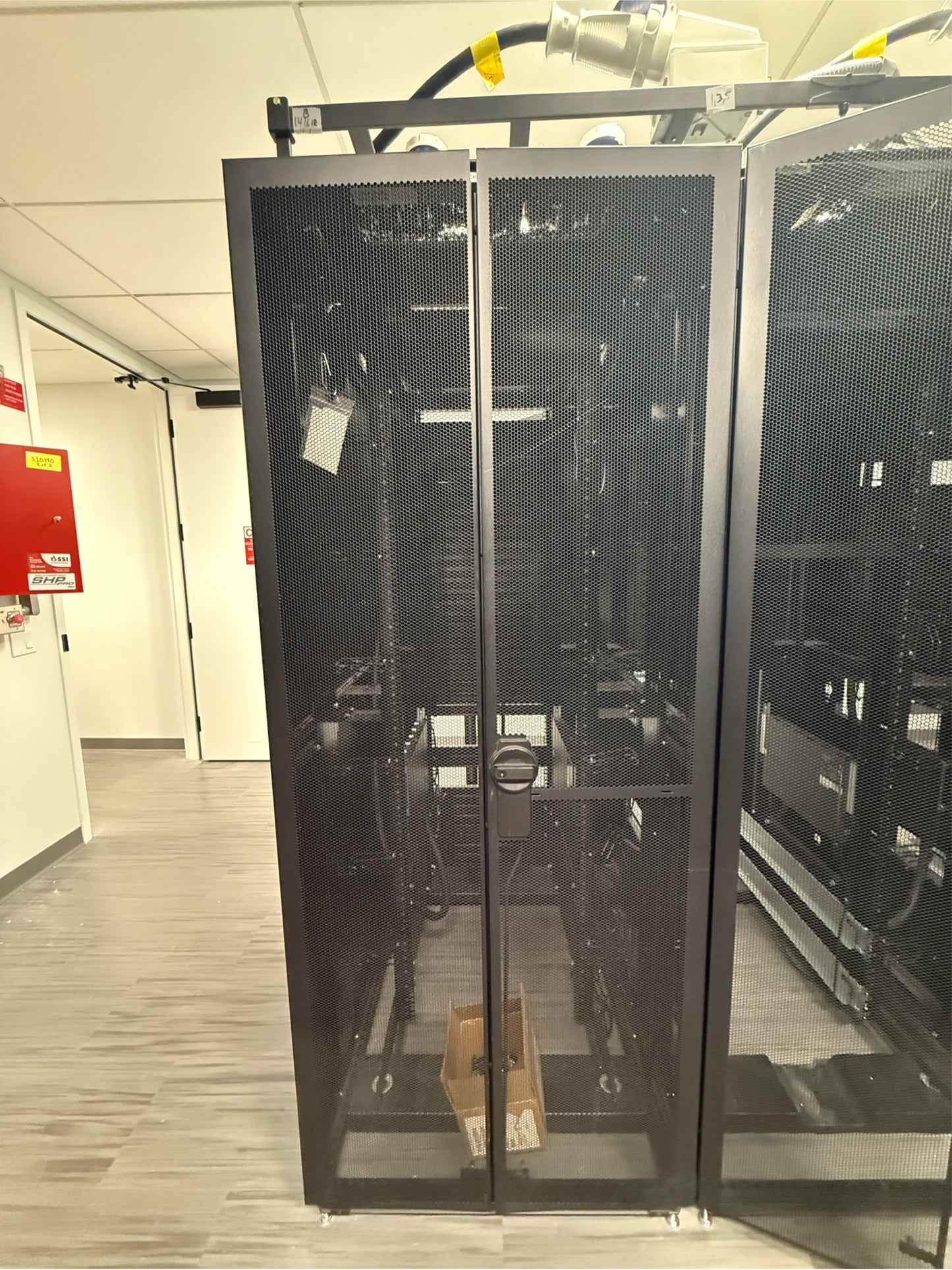 HP Server Rack HPE E842 1200mm Wide Rack Cabinet (SKU: 110394)