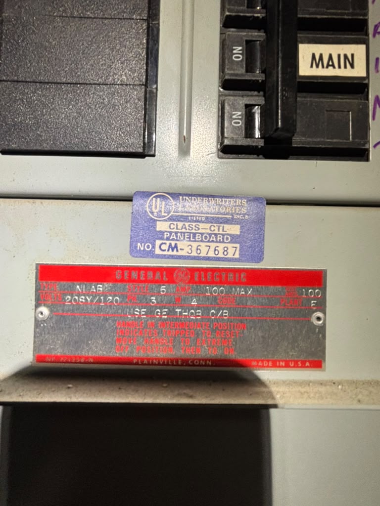 GE NLAB 100A 208Y/120V 3PH 4W Commercial Panelboard Enclosure THQB Breakers