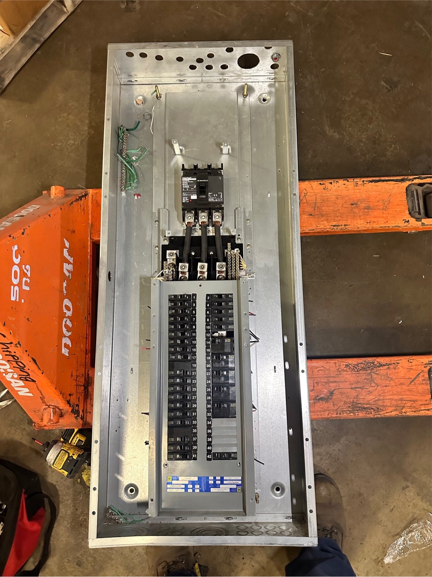 225A Square D Panelboard W/ Main 240v Loaded NQODQB(S6LLST3834)