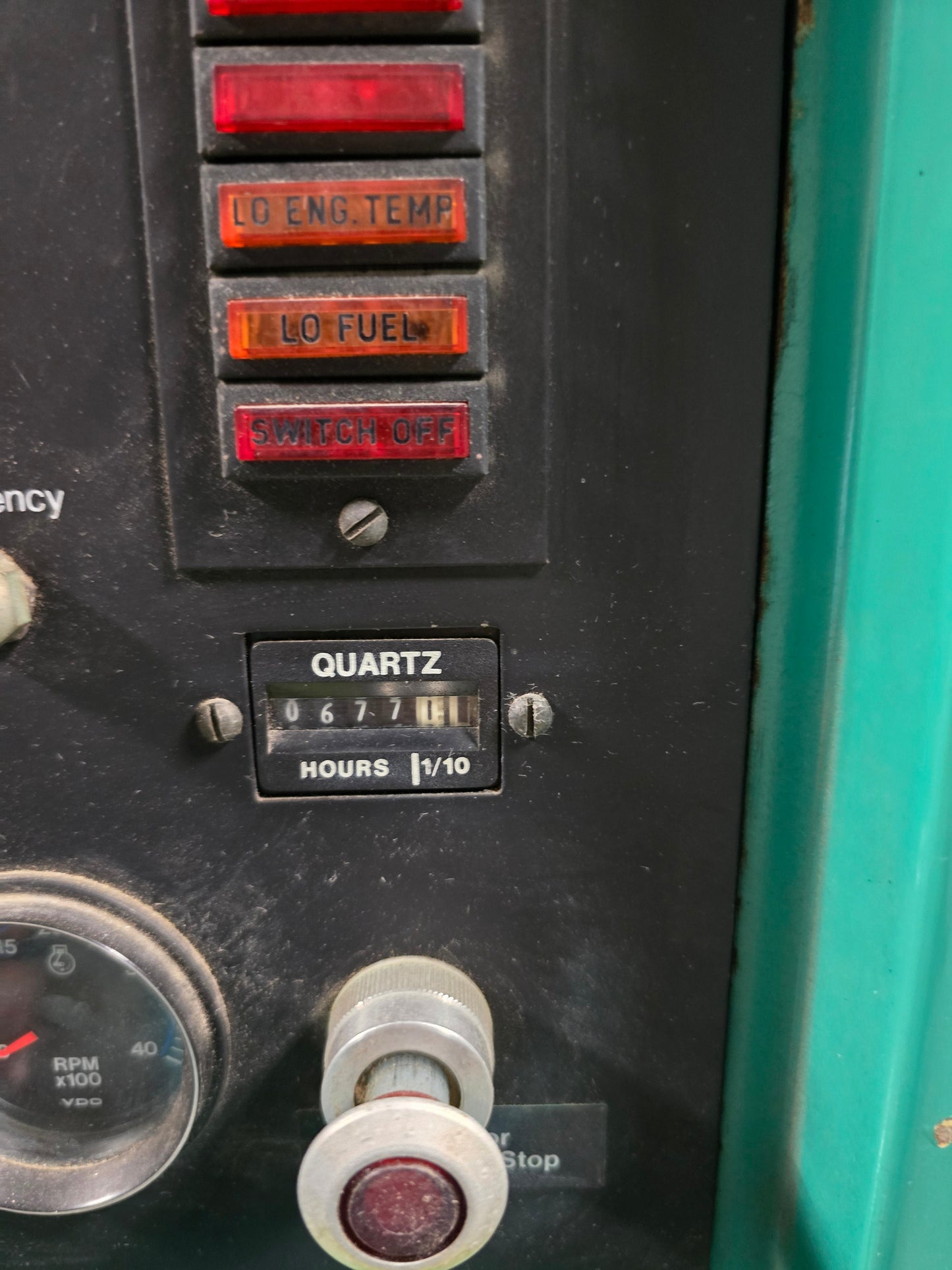 450KW Onan Cummins KTA-19 Diesel Generator 677hrs