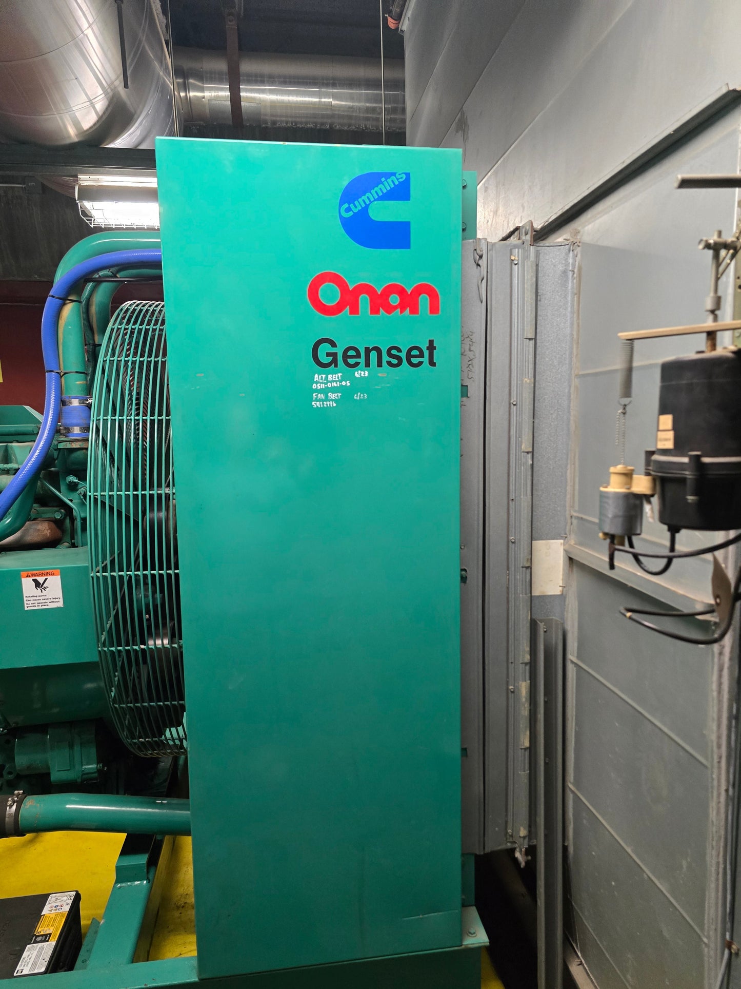 450KW Onan Cummins KTA-19 Diesel Generator 677hrs