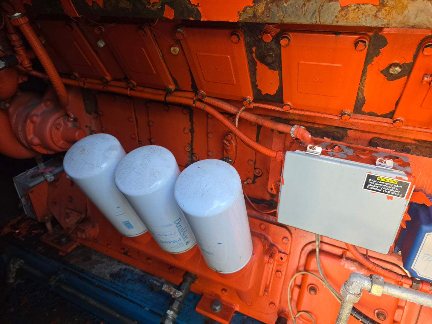 500KW 549KW Waukesha L36GSID Natural Gas Engine Driven Generator Enclosed '07