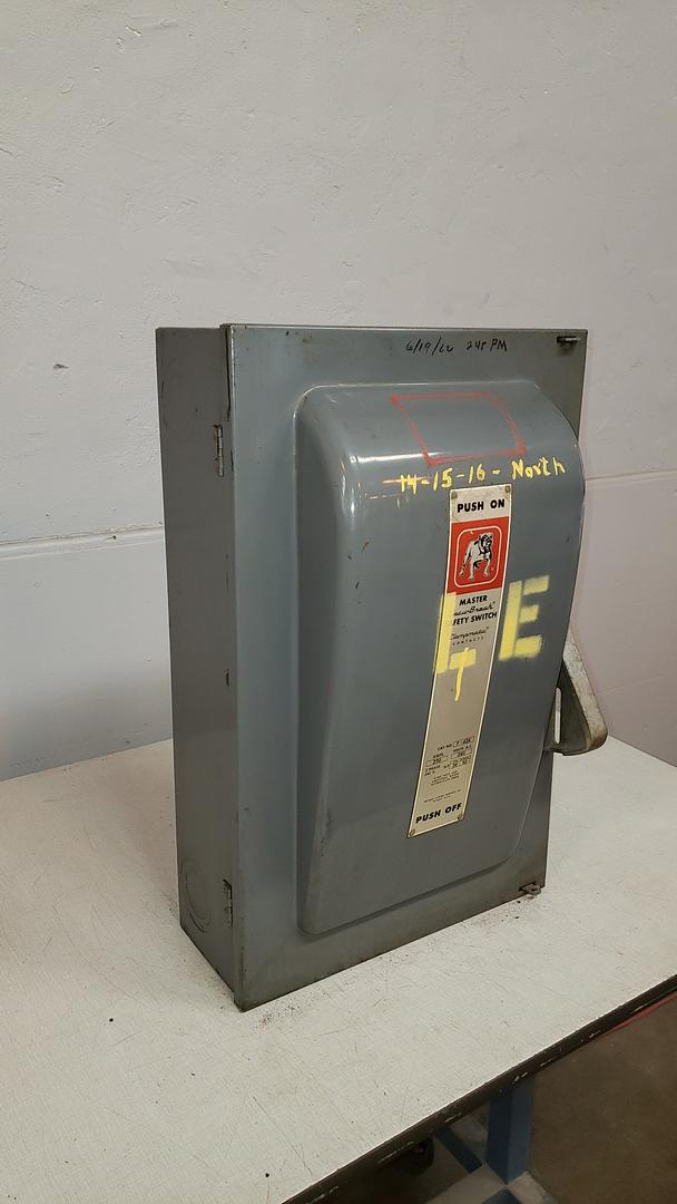 200A Bulldog VacuBreak F Safety Switch F424(S6LLST12149)