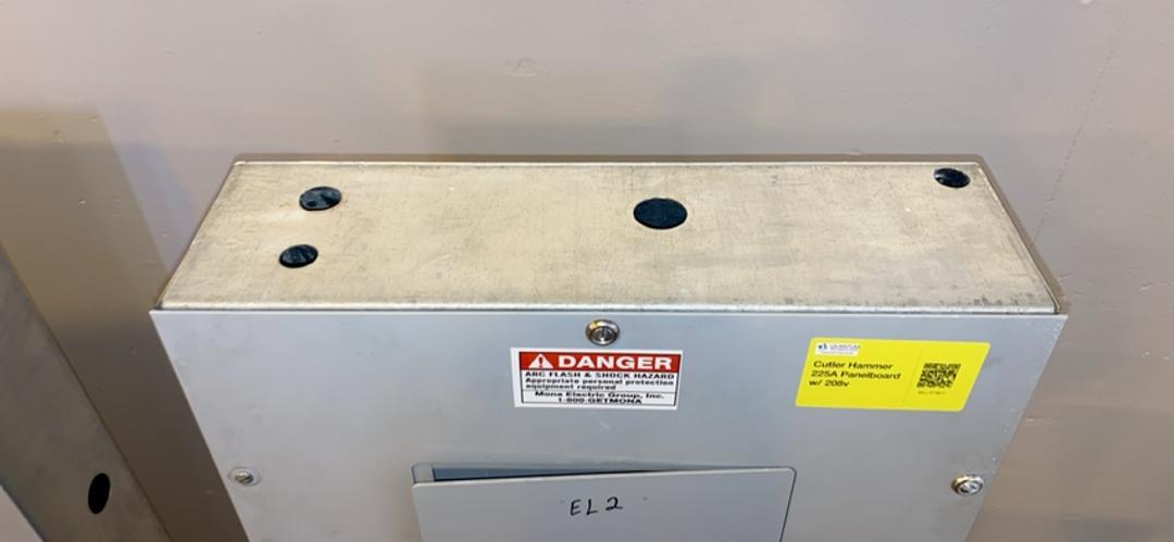Cutler Hammer 100A Panelboard 208/120v PRL1A(S6LLST3831)