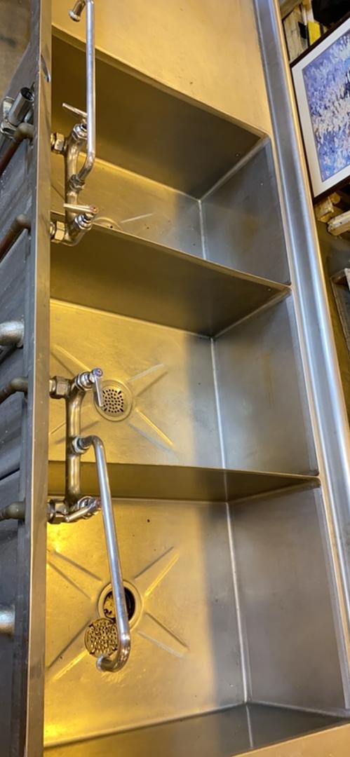 141x33x43� Stainless 3 Basin Cafeteria Sink(S6LLST6170)