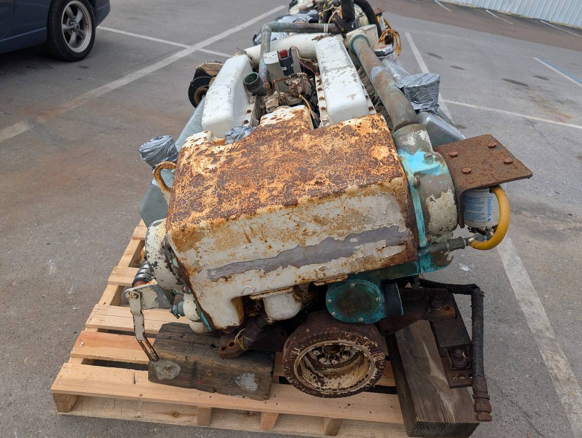 Cummins Diesel Engine Marine 903-V / With Transmissions