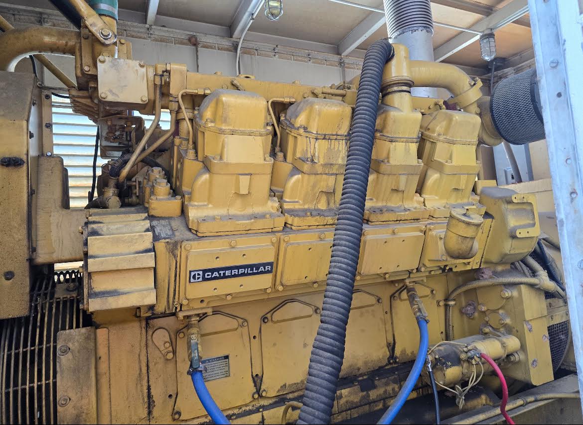 750KW Caterpillar 3508 Engine Diesel Generator 743 Hrs
