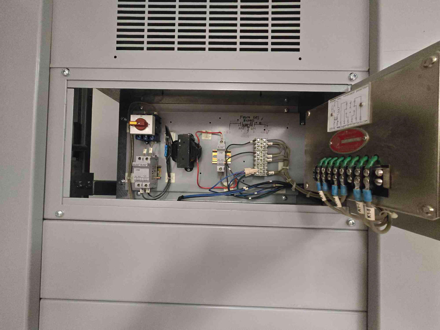 800A Pow-R-Line C Switchboard 480V 3Ph 7 Breaker (SKU: 110244)