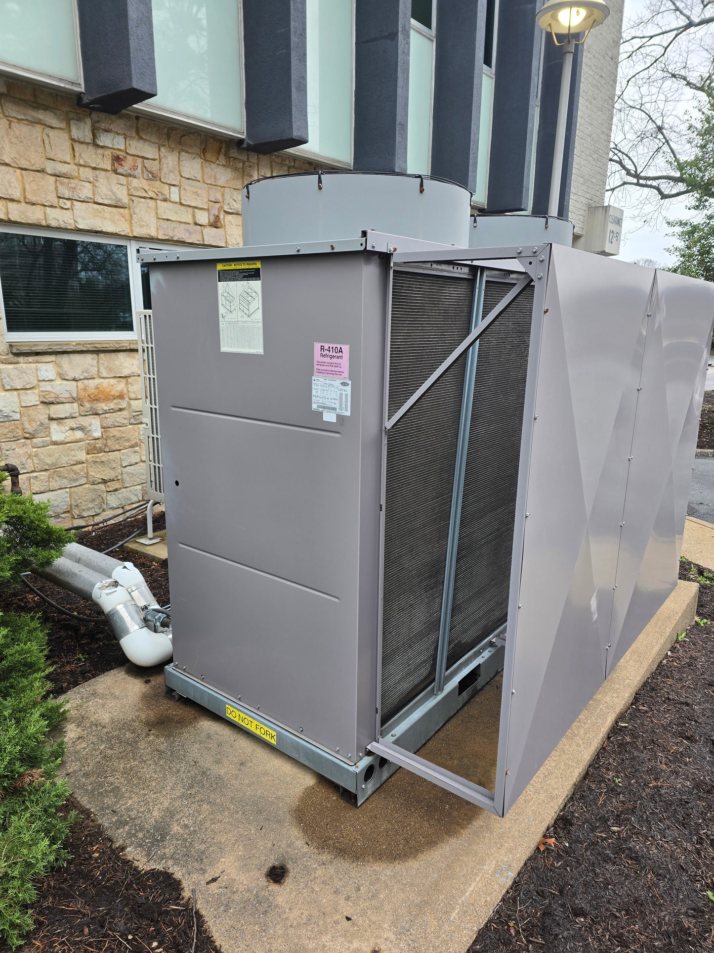 Carrier AquaSnap 30RAP025 Commercial Air Cooled Chiller 25 Ton 460V 3PH