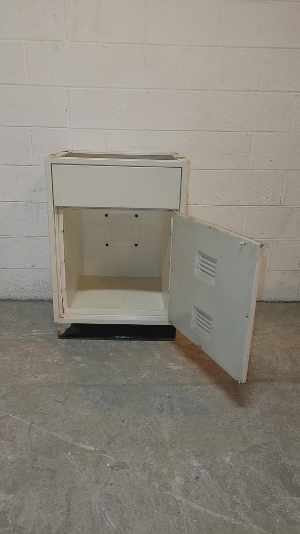 24" Contoured Cabinet(S6LLST11879)