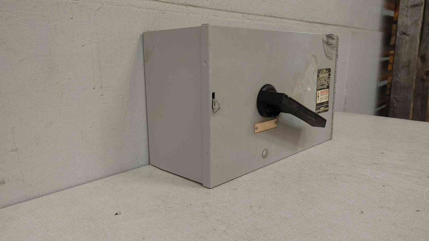 Siemens I-T-E 3 Pole Vacu-Break Switch 200A 3PH V7F3204(104834)