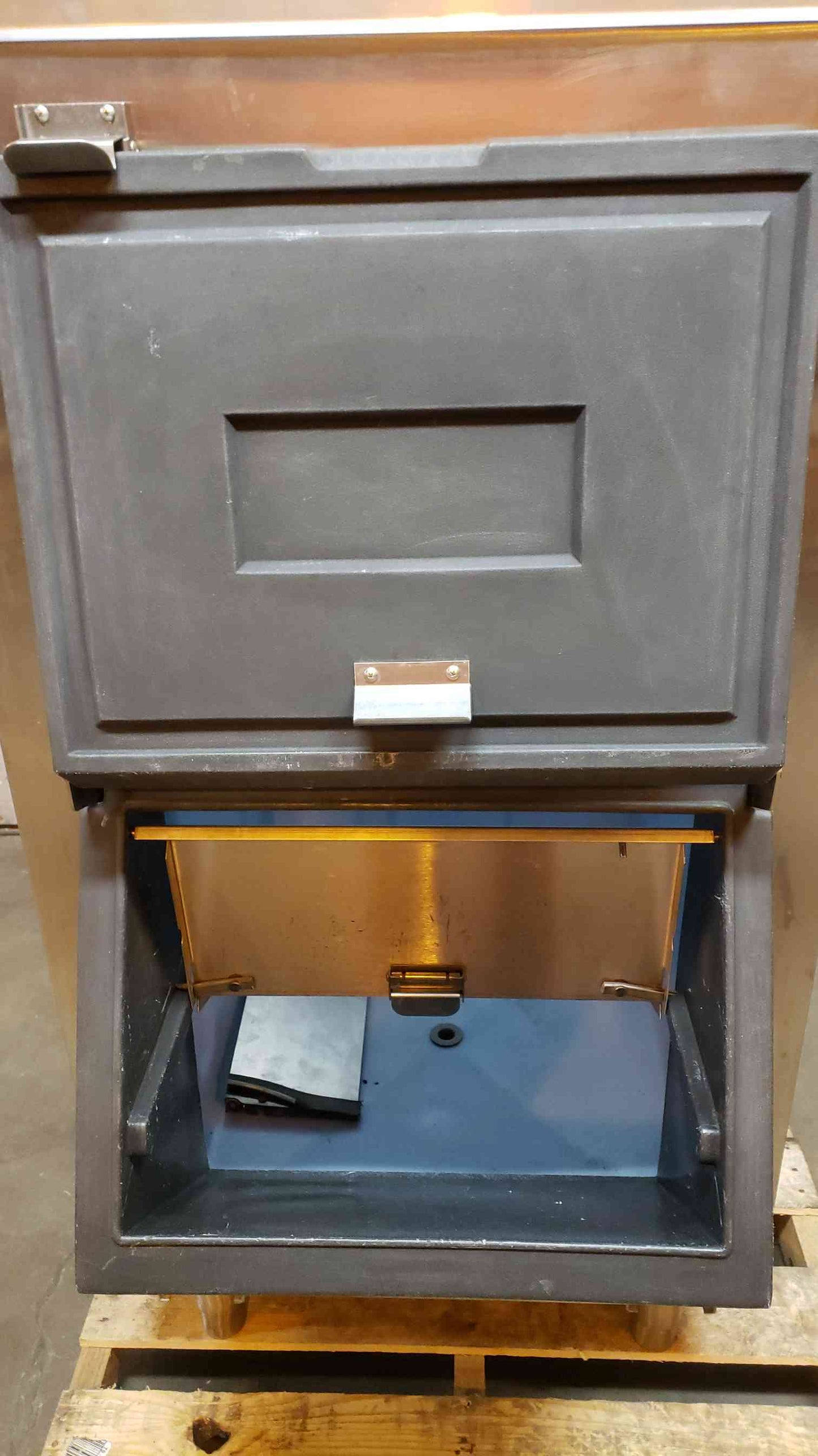 Manitowoc Stainless Steel Ice Maker B750 Ice Holder (SKU: 106861)