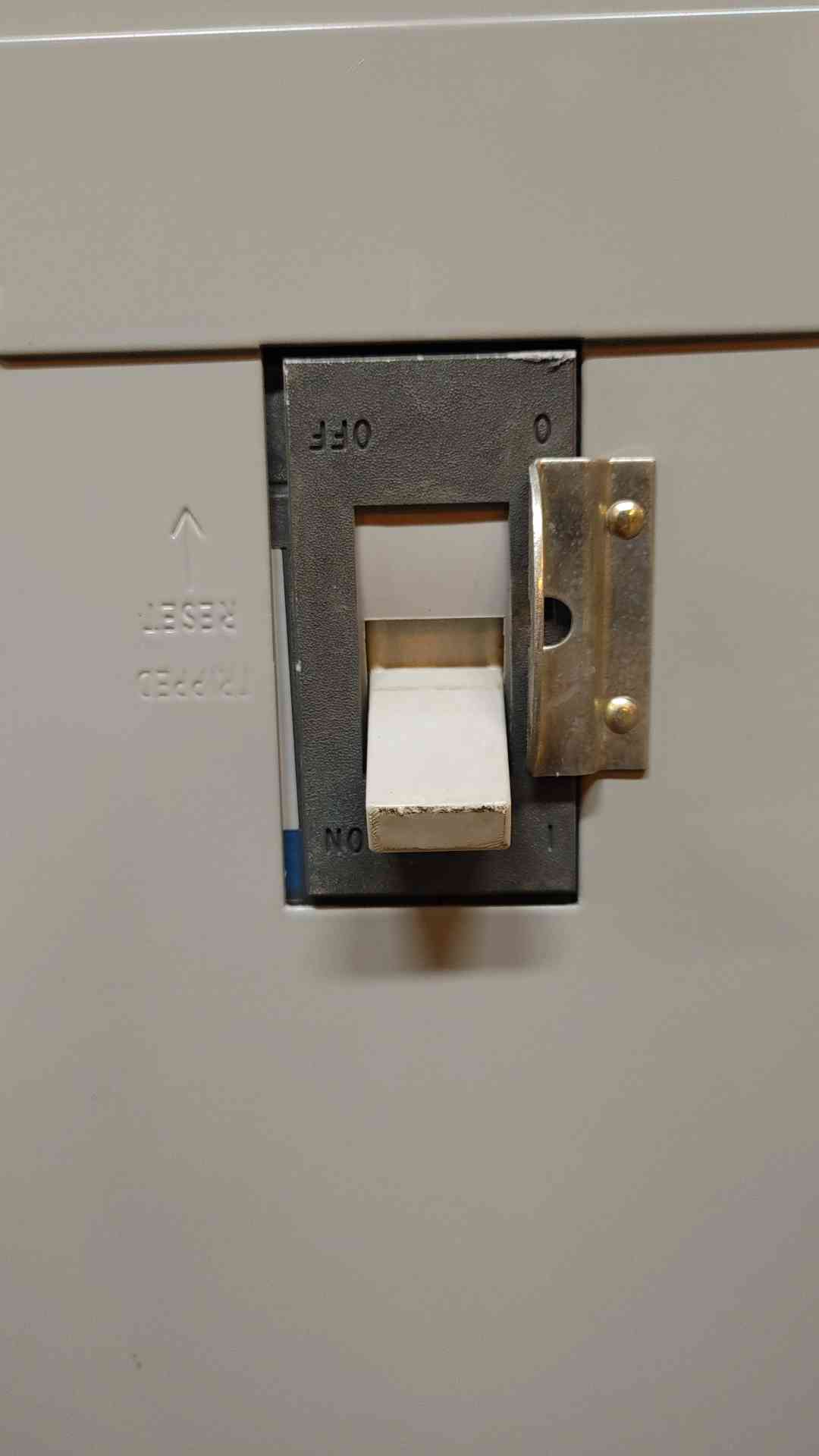 GE Circuit Breaker in Enclosure 250A/400A 3 Pole SG400S SGHA36AT0400