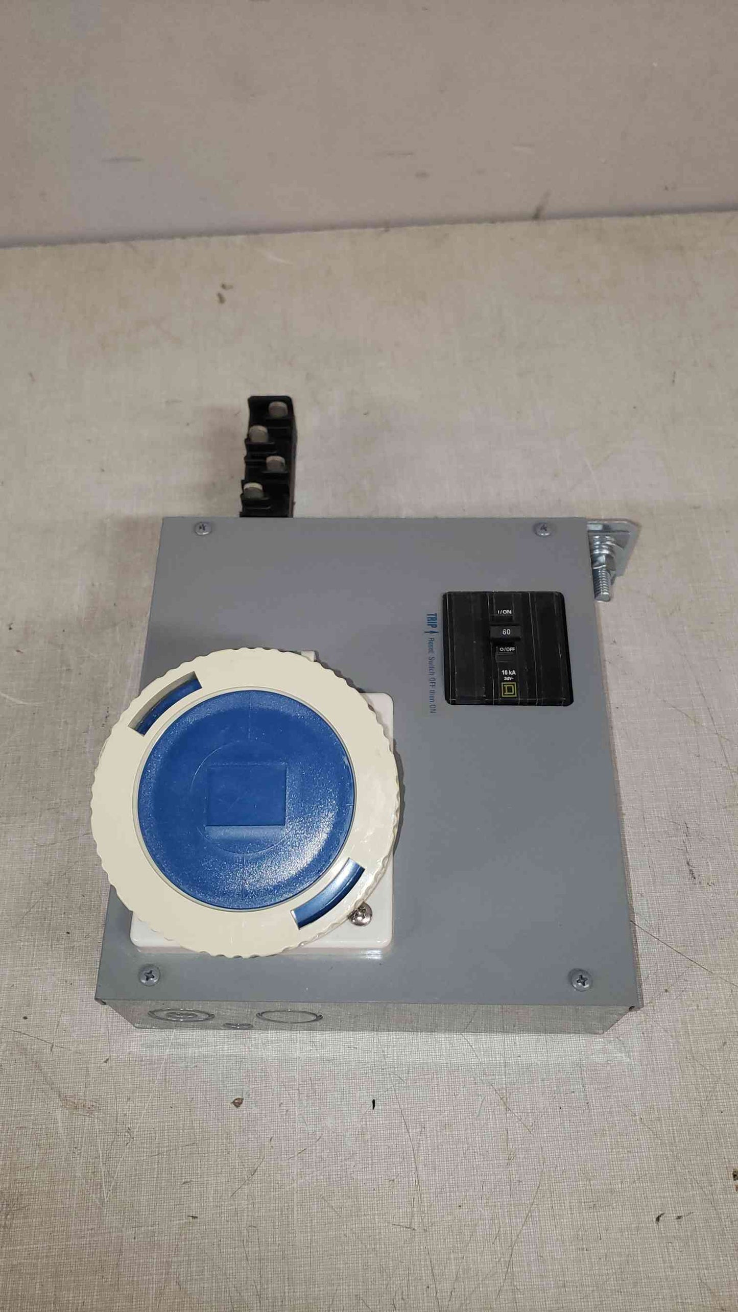 Starline 60A Busway Tap Box CB400E28-460A9W-4 400A Busway Taps