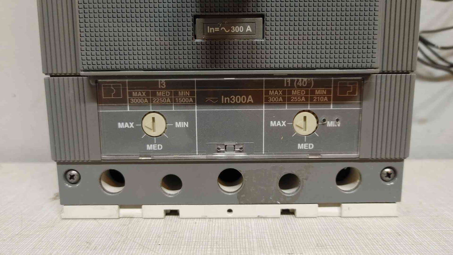 ABB 300A 3 Pole Circuit Breaker T5N 400