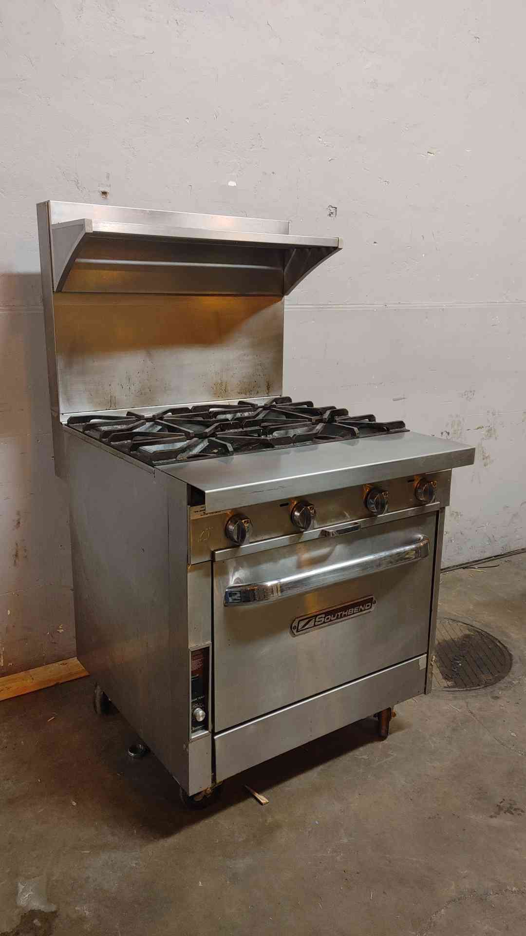 Southbend P32D-XX 32″ 4 Burner Gas Range w/ Standard Oven