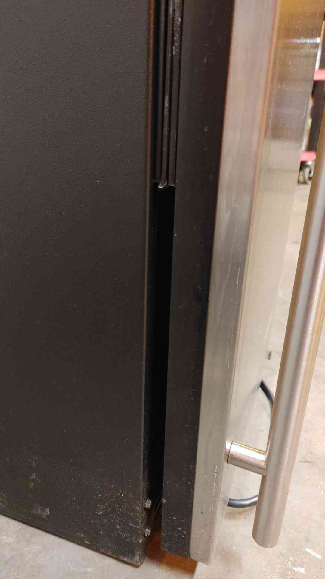 *Pickup Only* U-Line Ice Machine ADA 115V 2.5A 1PH R134A U-ADA15IMS-00A Handle Broken