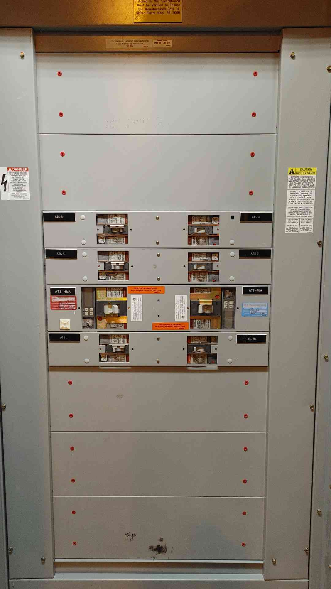 GE Spectra Series Switchboard 2000A 3PH 3W 480V 4M5B Panelboard 8 Breaker