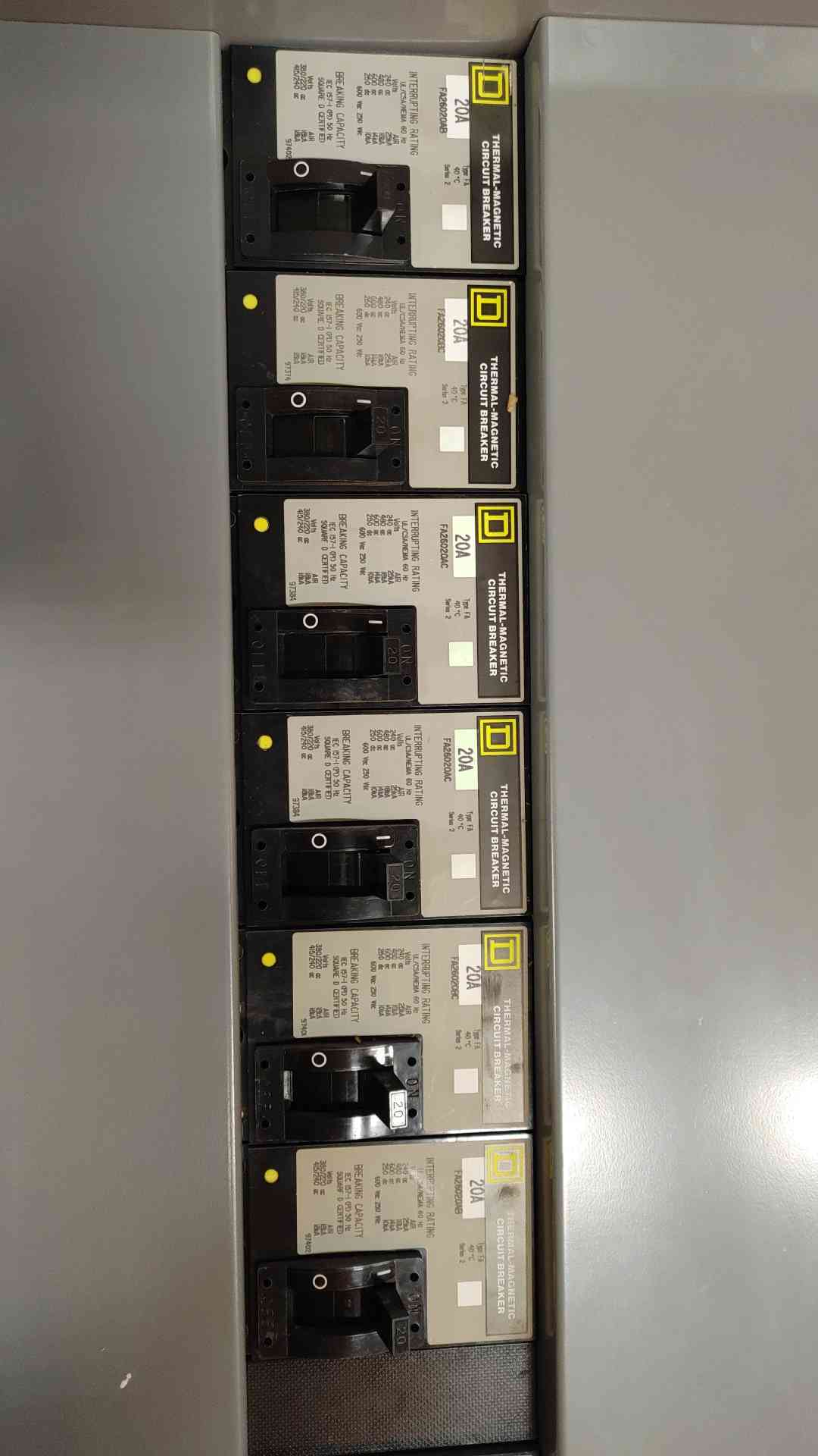 Square D I-Line Panelboard 500A 480Y/277V 3PH 4W 15 Breakers