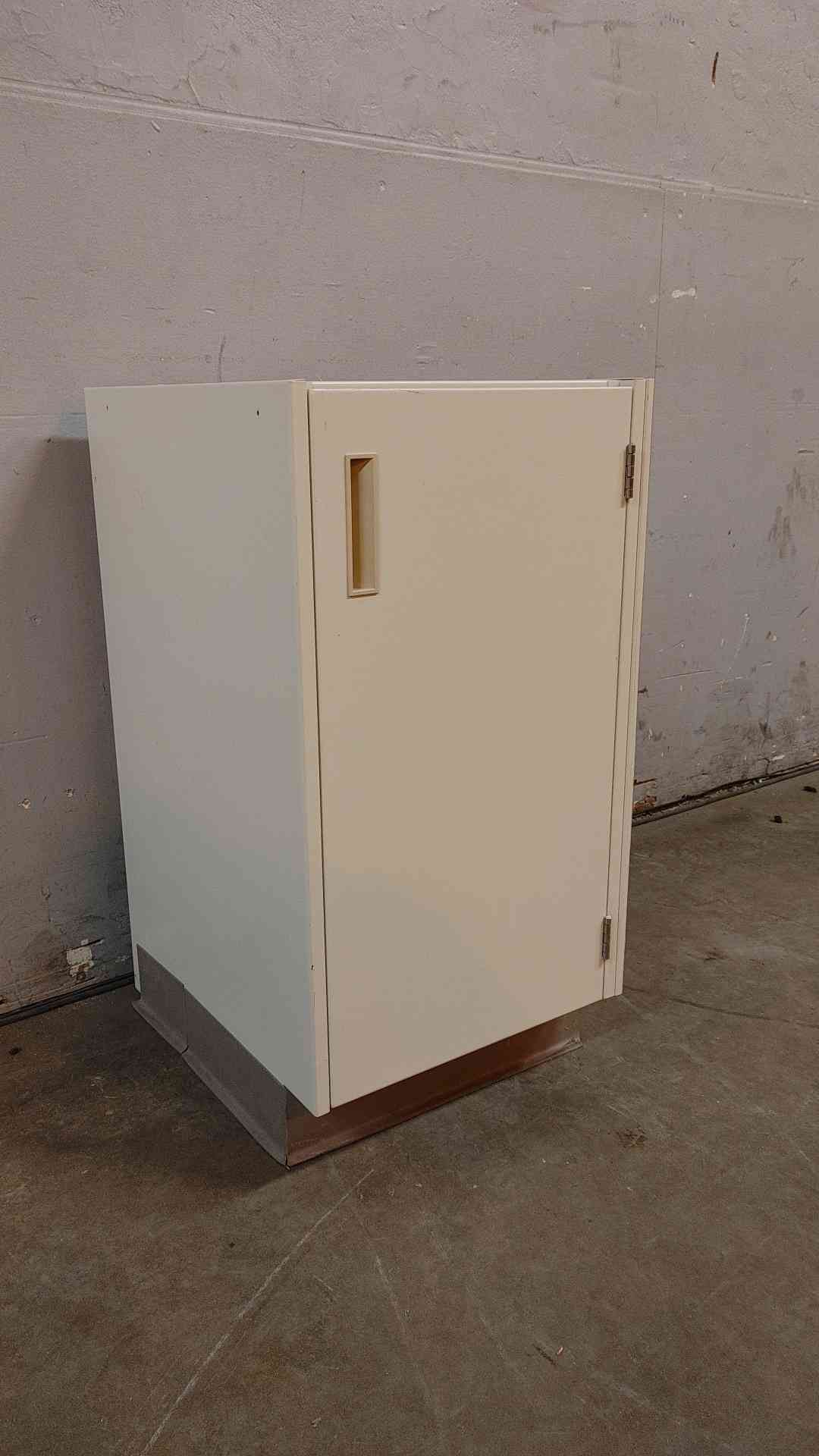 18" Hamilton Recessed Door Only Casework