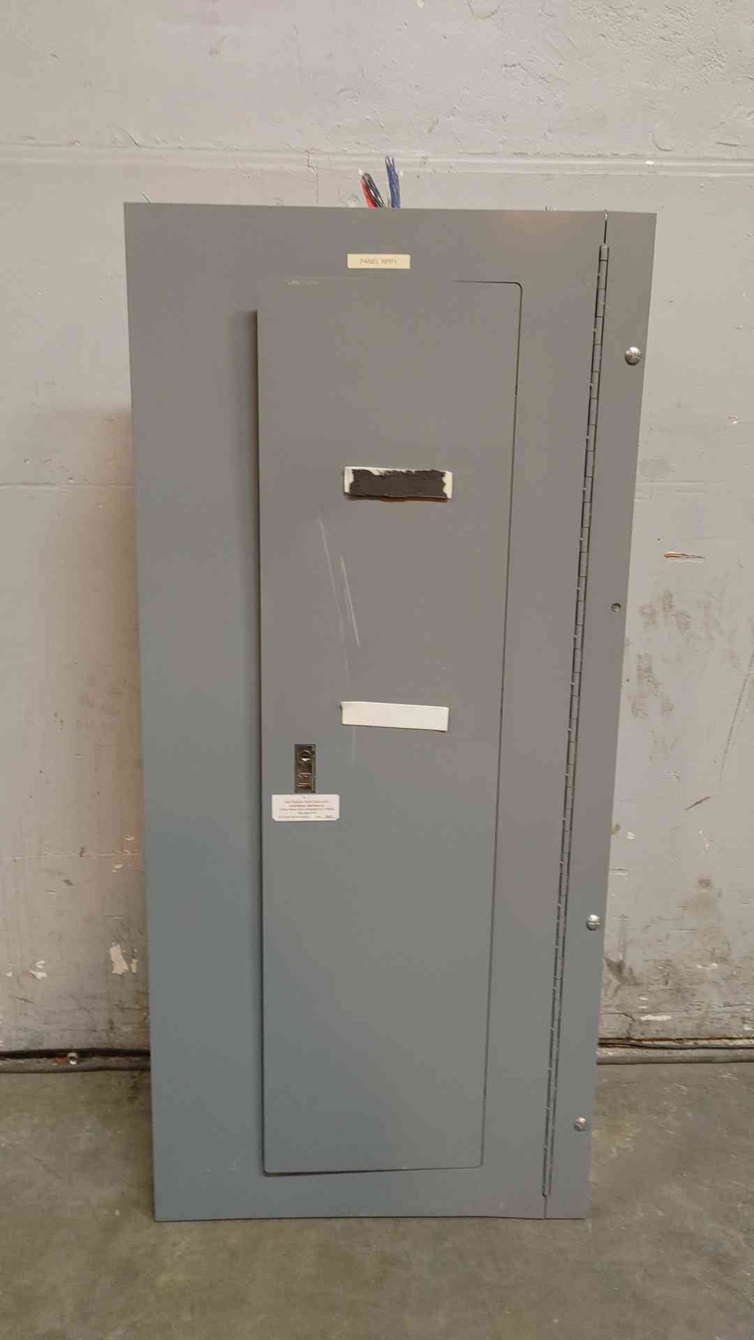 Square D NQOD Breaker Panelboard 100A 3PH 4W 208Y/120VAC 12241127970120001 w/ Main