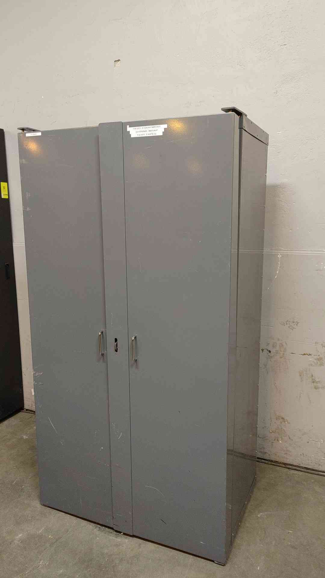 6' Tall Metal Storage Cabinet Lockable Shelves & Door Compartments