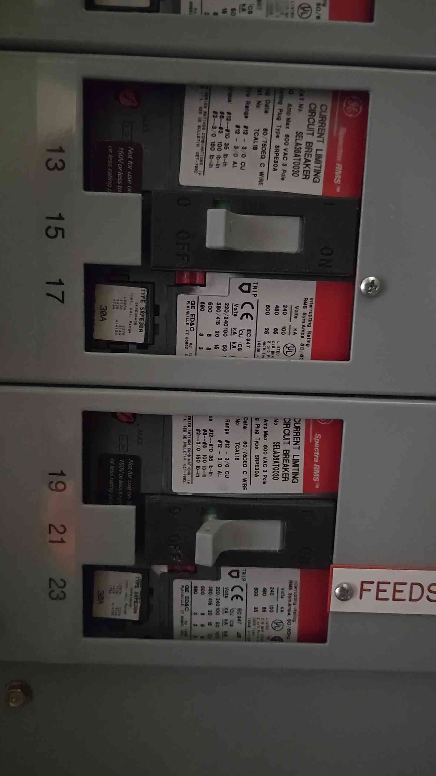 800A GE APN Specta Series 8 Breaker Distribution Panelboard 480v 30A SELA36AT0030 (108099)