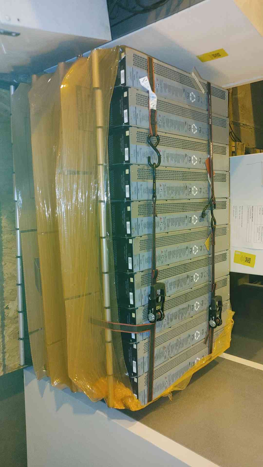 APC Symmetra PX 9Ah Battery Chassis SYBTU2-PLP Used 2020 Batteries & Battery Chassis (108145)
