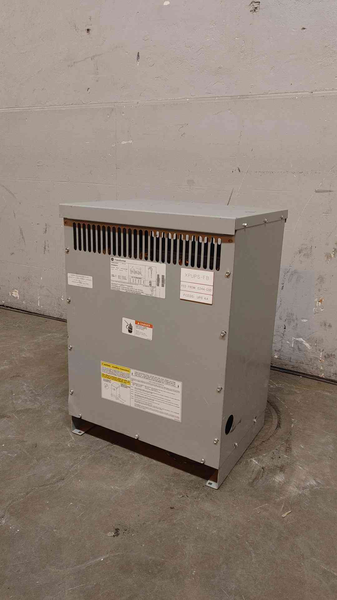 GE Dry Type Transformer 45KVA 3PH 9T83B3873 480v x 208/120v (108360)