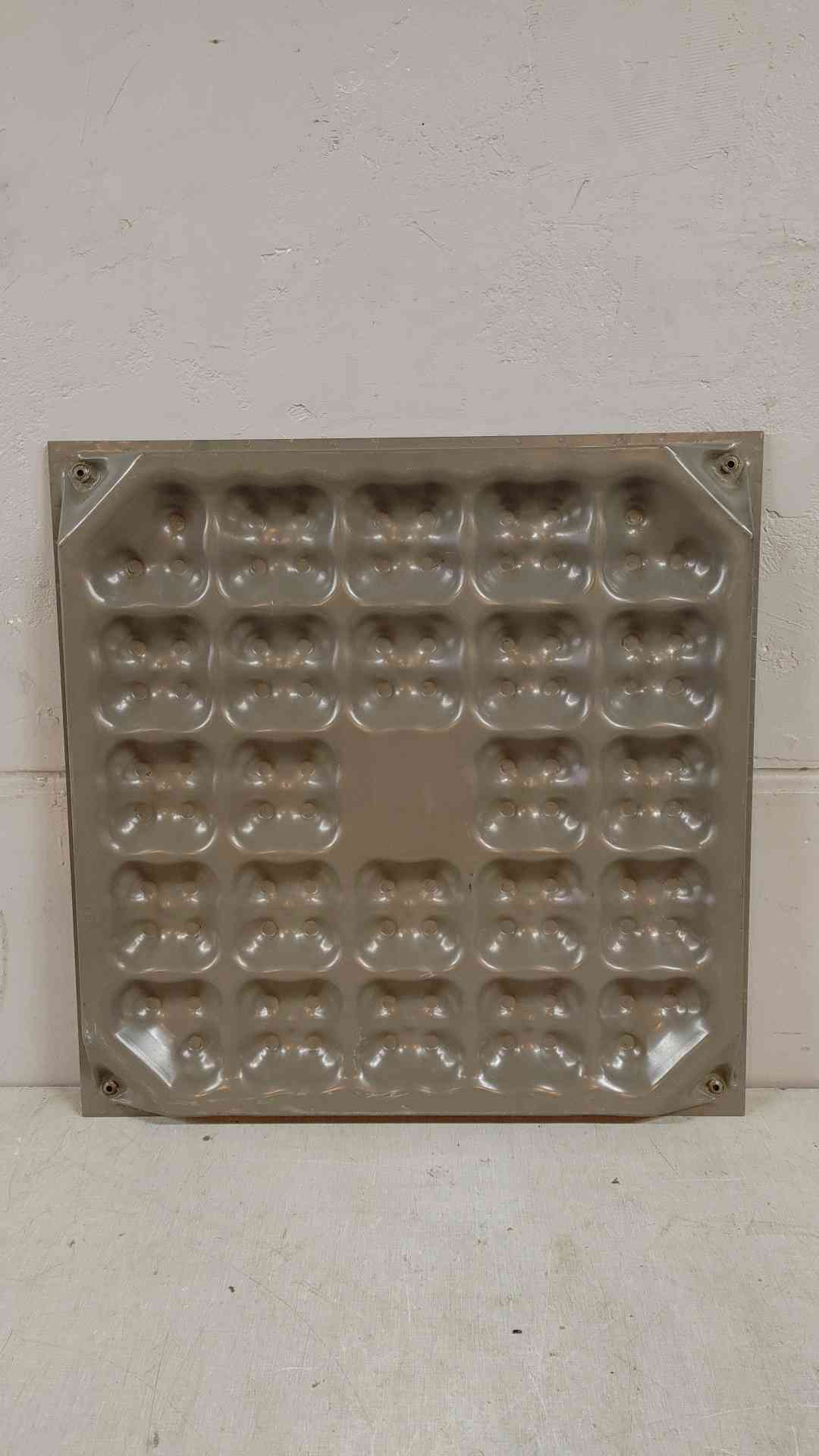 2' Solid White Floor Tile CCN1500 (108478)