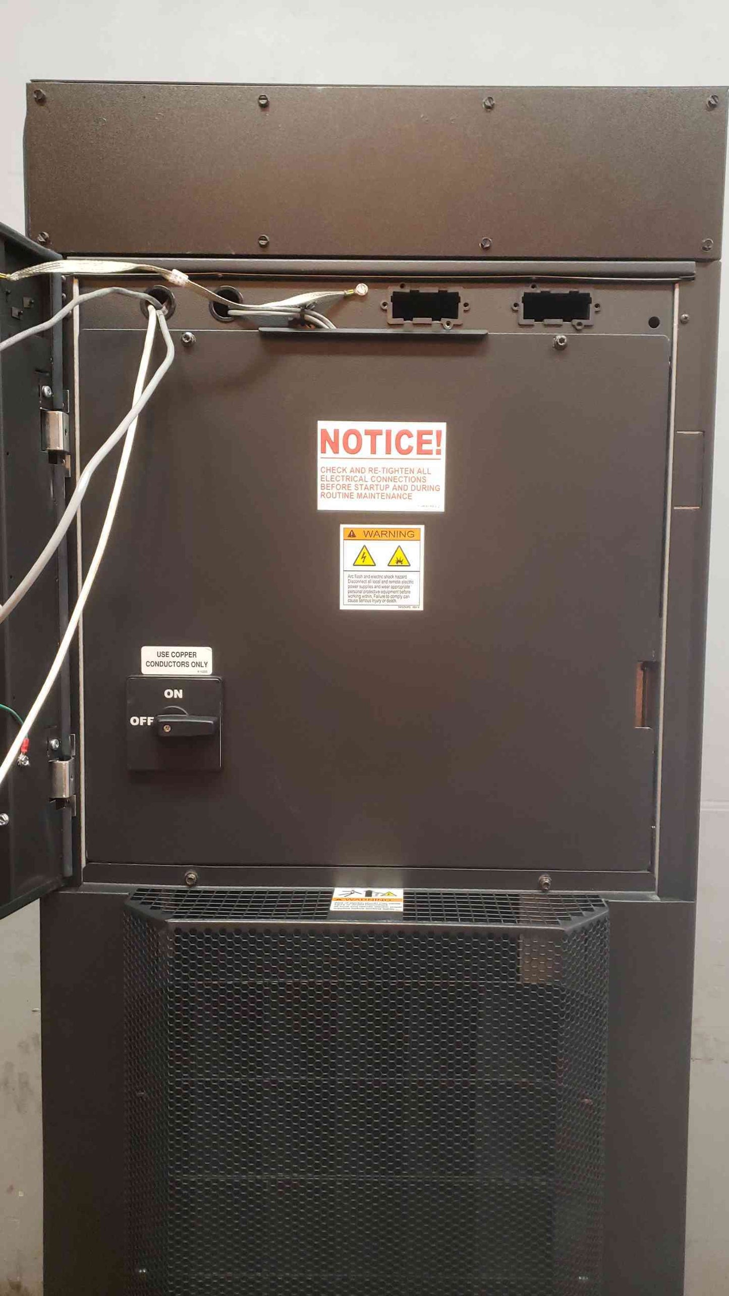Vertiv Liebert 460V 3PH CRAC UNIT CR035RW 1A7A672 Glyooled 35KW (SKU: 108588)