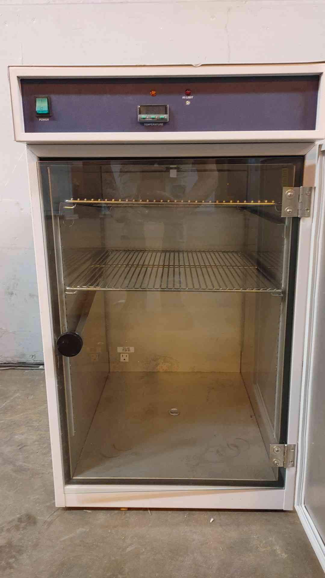 Thermo Scientific Lab-Line Imperial III Incubator 120V 1PH 305 Model (108745)
