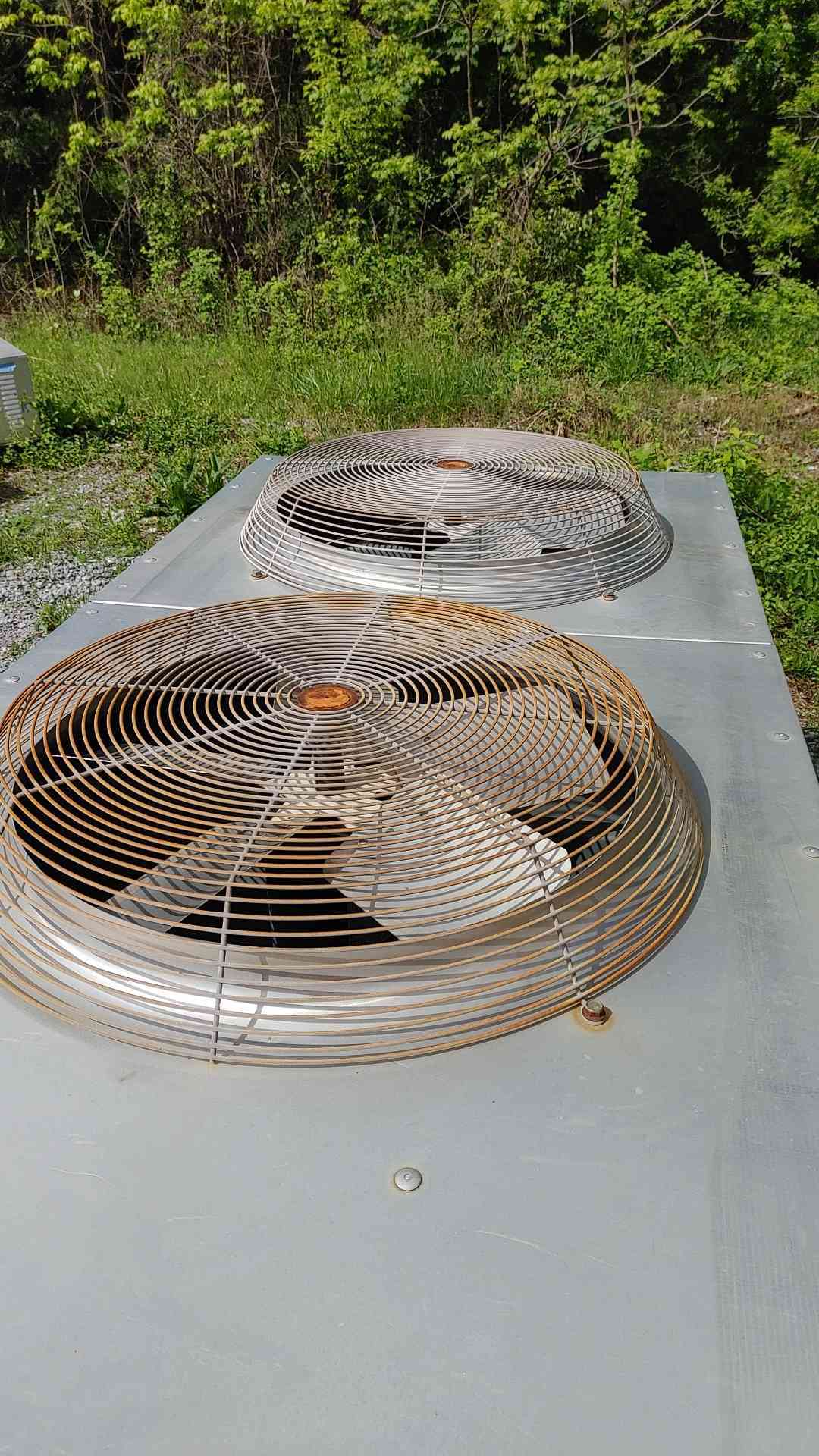 Liebert 2 Fan Condenser 208/230V 3PH DCL205-Y '04 (108795)