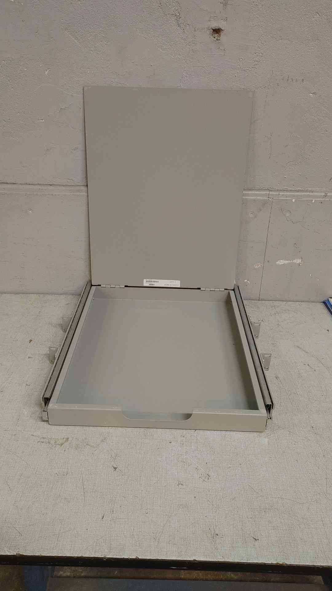 Rolling Shelf With Lid (108917)