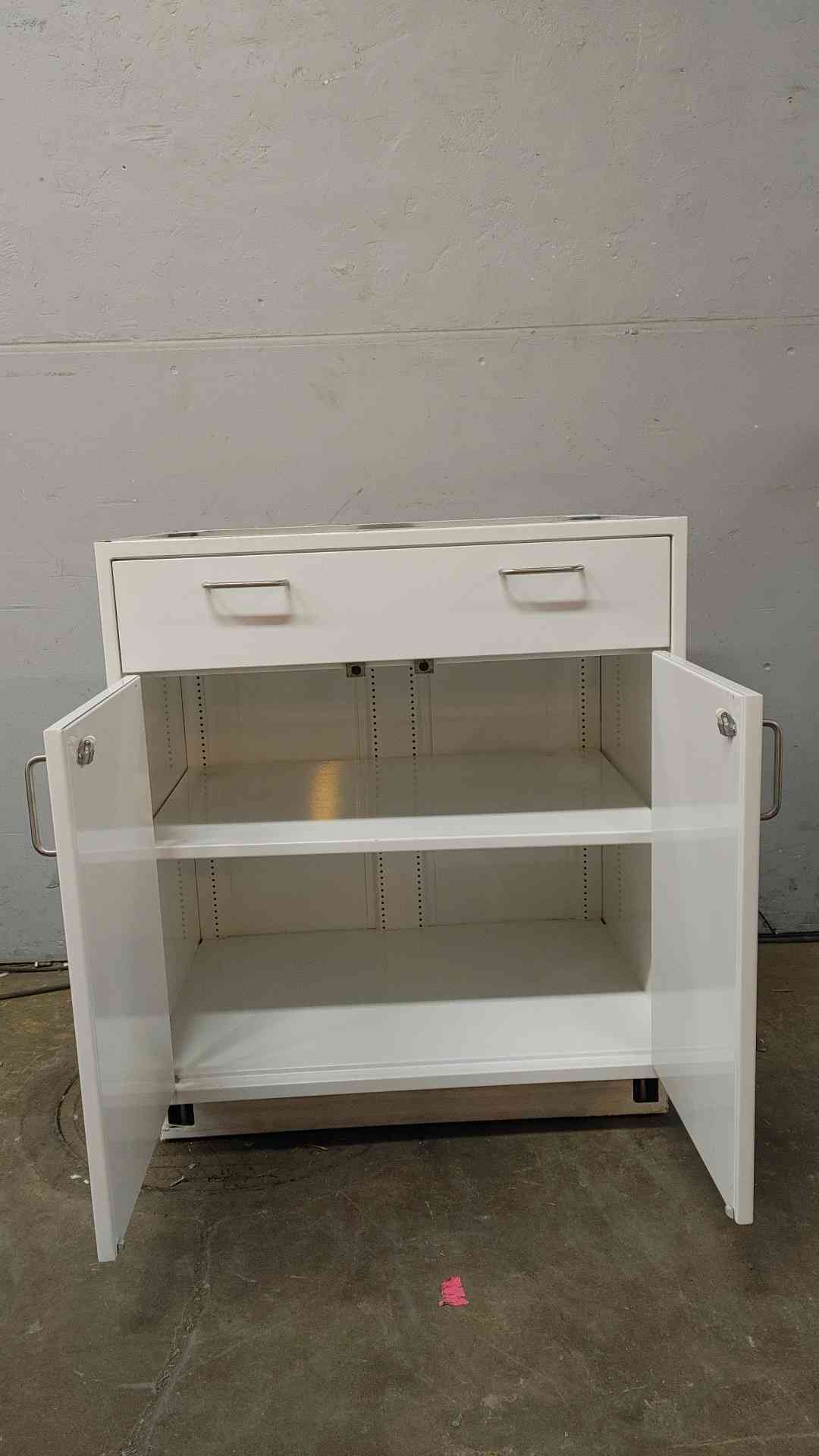 30" Jamestown Mixed Casework (109222)