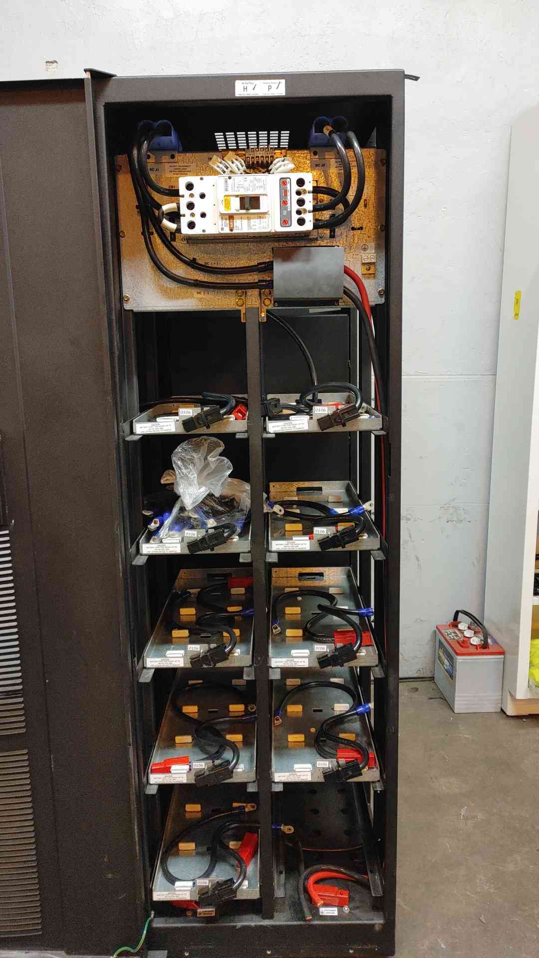Eaton 9390 Battery Cabinet 480VDC 101ADC 50 Model E20 Battery (109304)