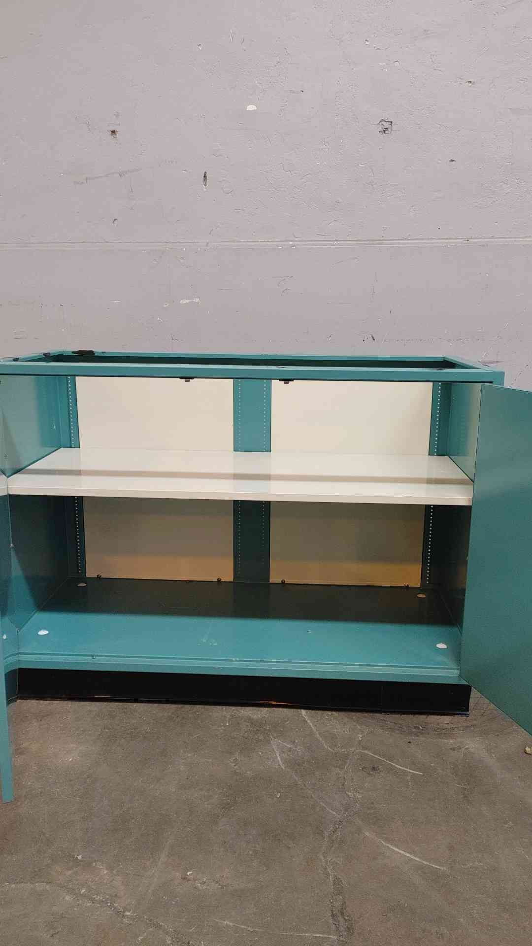 4' Kewaunee Sink Base Casework (109311)