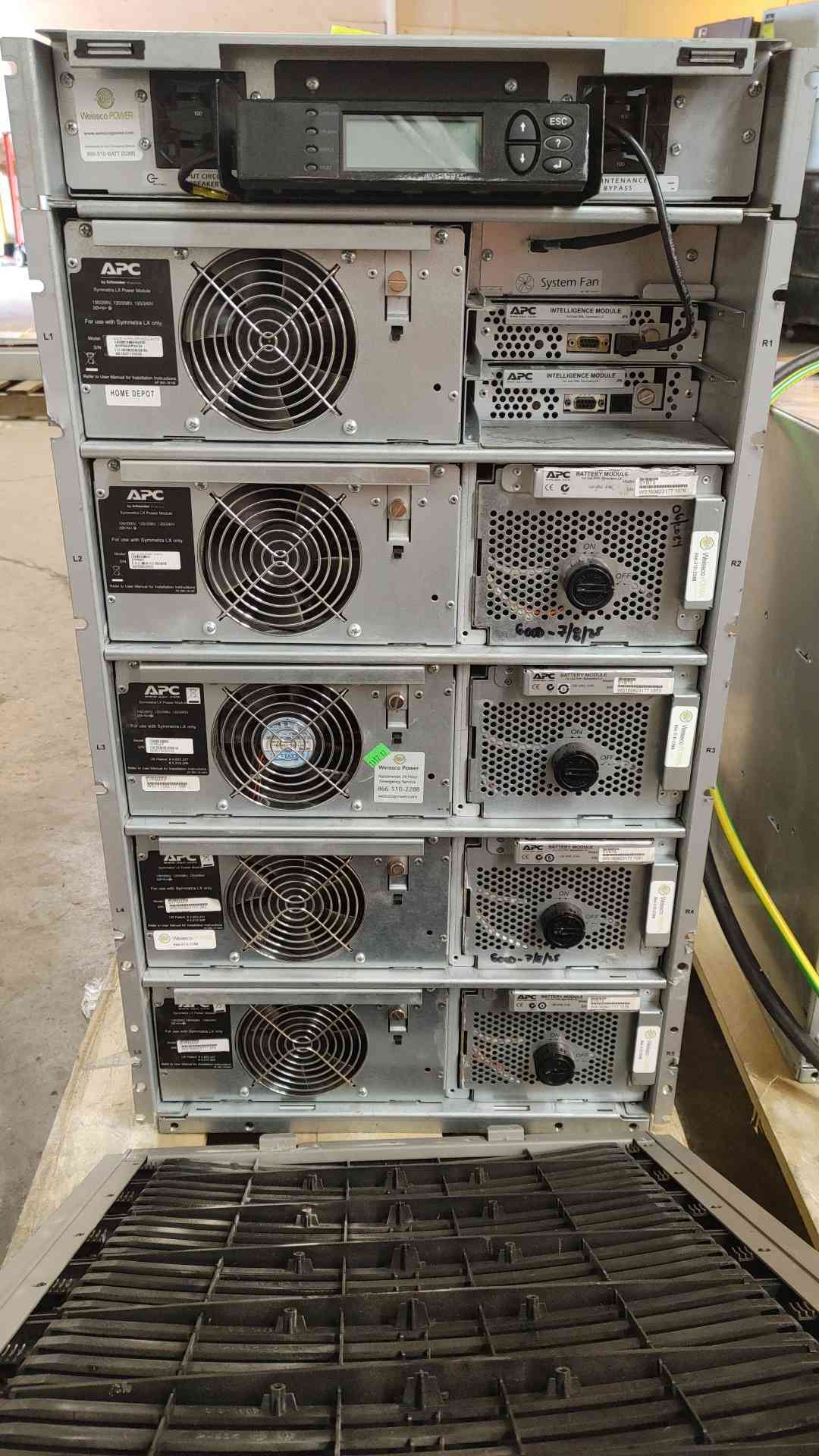 APC Symmetra LX UPS SYAF16KMT 5 Power Modules 4 Battery Modules (SKU: 109905)