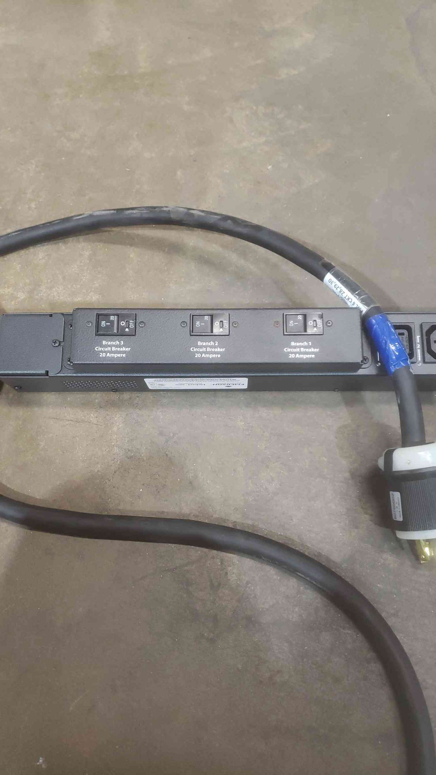 EMERSON 27Port 208VAC 50/60Hz 3W+PE 30A MPH PDU STRIP (SKU: 110567)