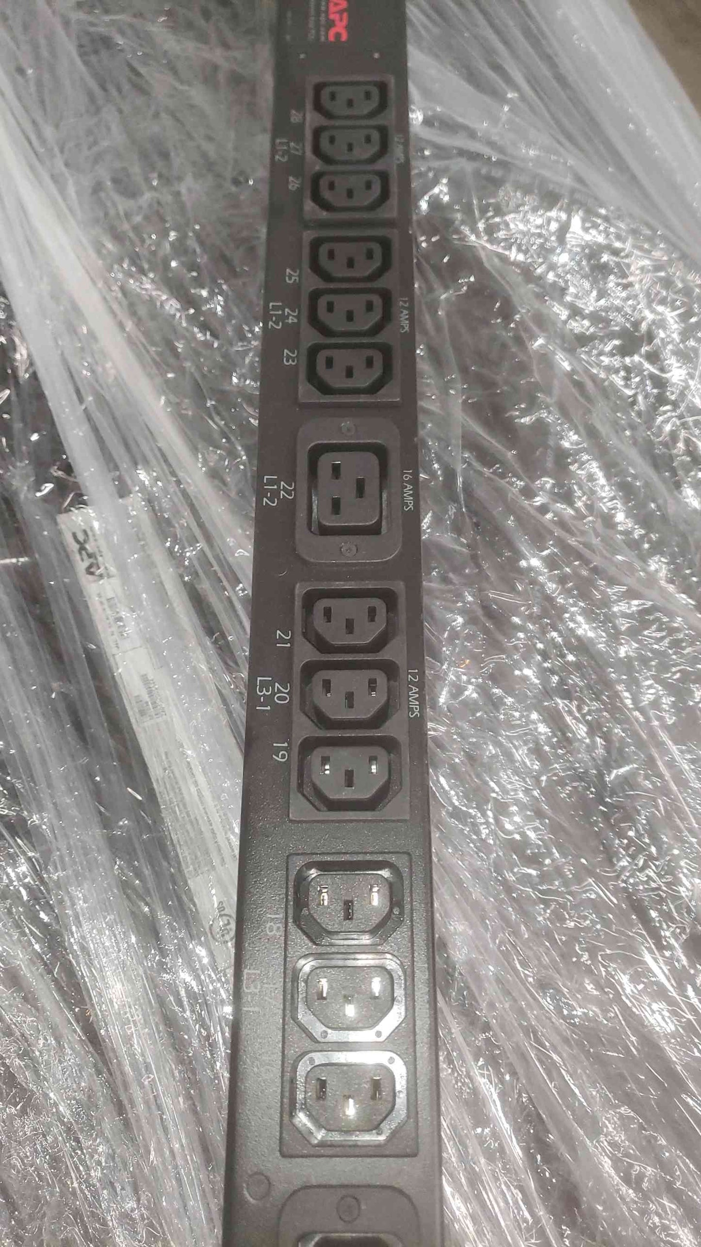 APC 42 Port 120/208 16A PDU Strip AP7894 (SKU: 110565)