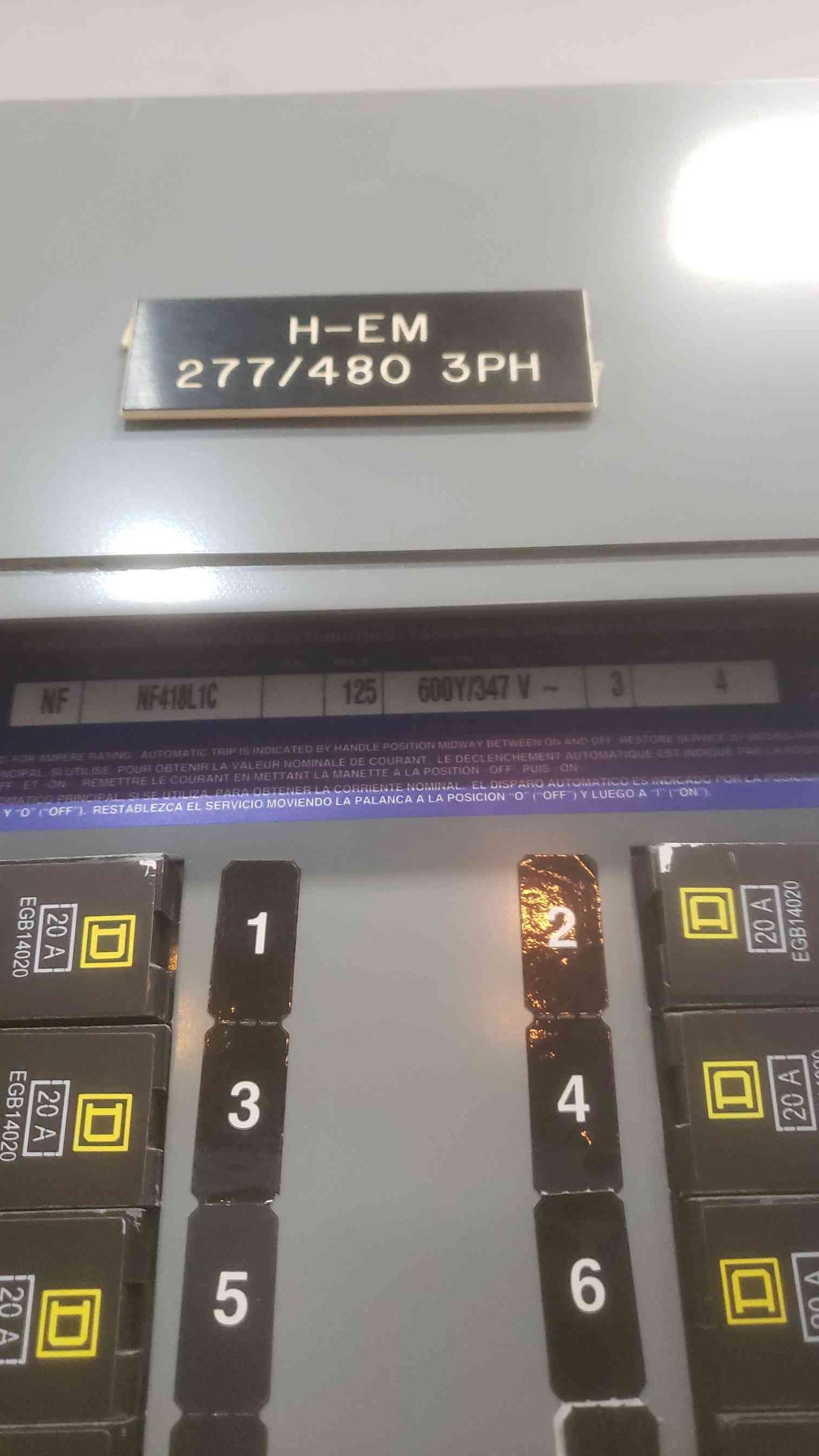 125A SQUARE D NF 277/480v 3PH 4W Panelboard NF418L1C