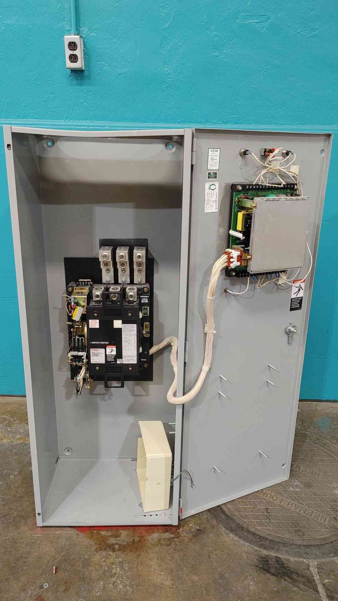 ASCO 940 Automatic Transfer Switch 400 Amp 480Y/277V 3 Phase ATS w/ Control Module