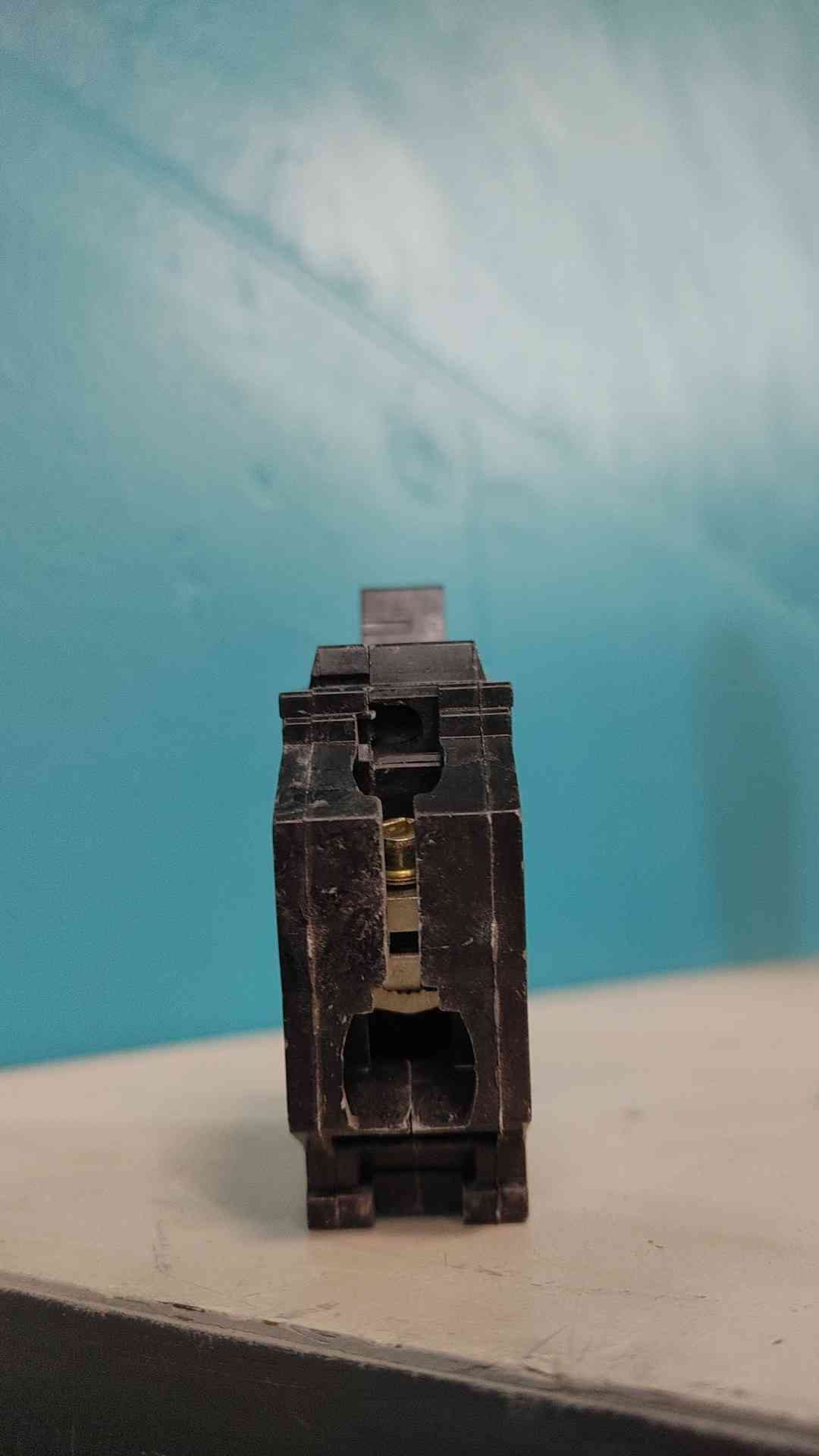 GE THQB1120 20A 1 Pole 120/240V Bolt-On Commercial Circuit Breaker THQB 20
