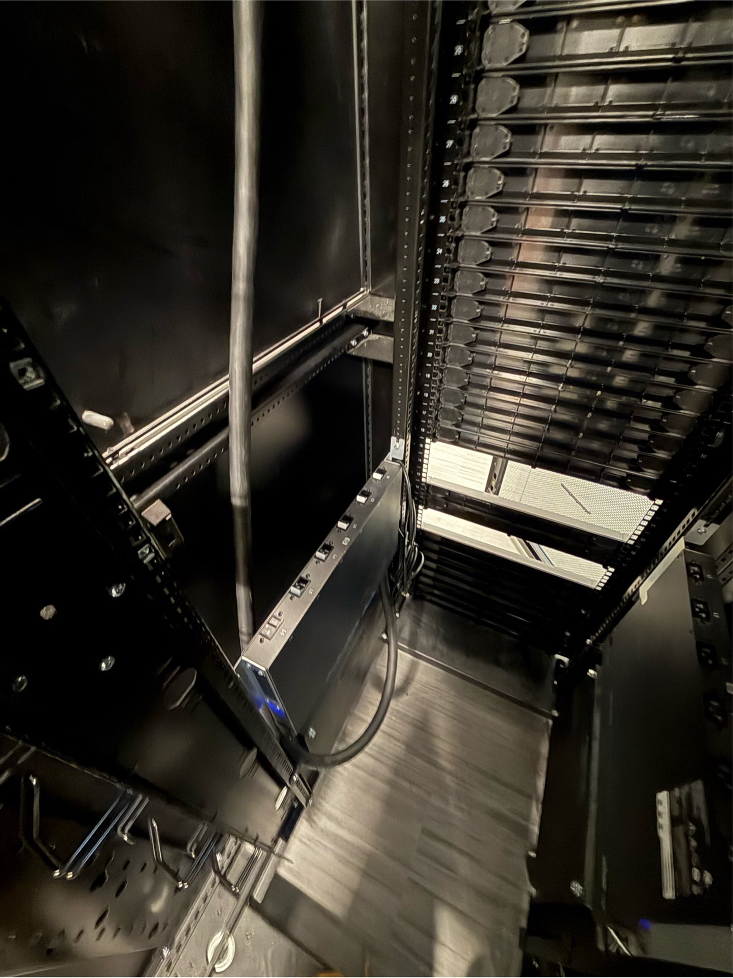 HP Server Rack HPE E842 1200mm Wide Rack Cabinet (SKU: 110394)